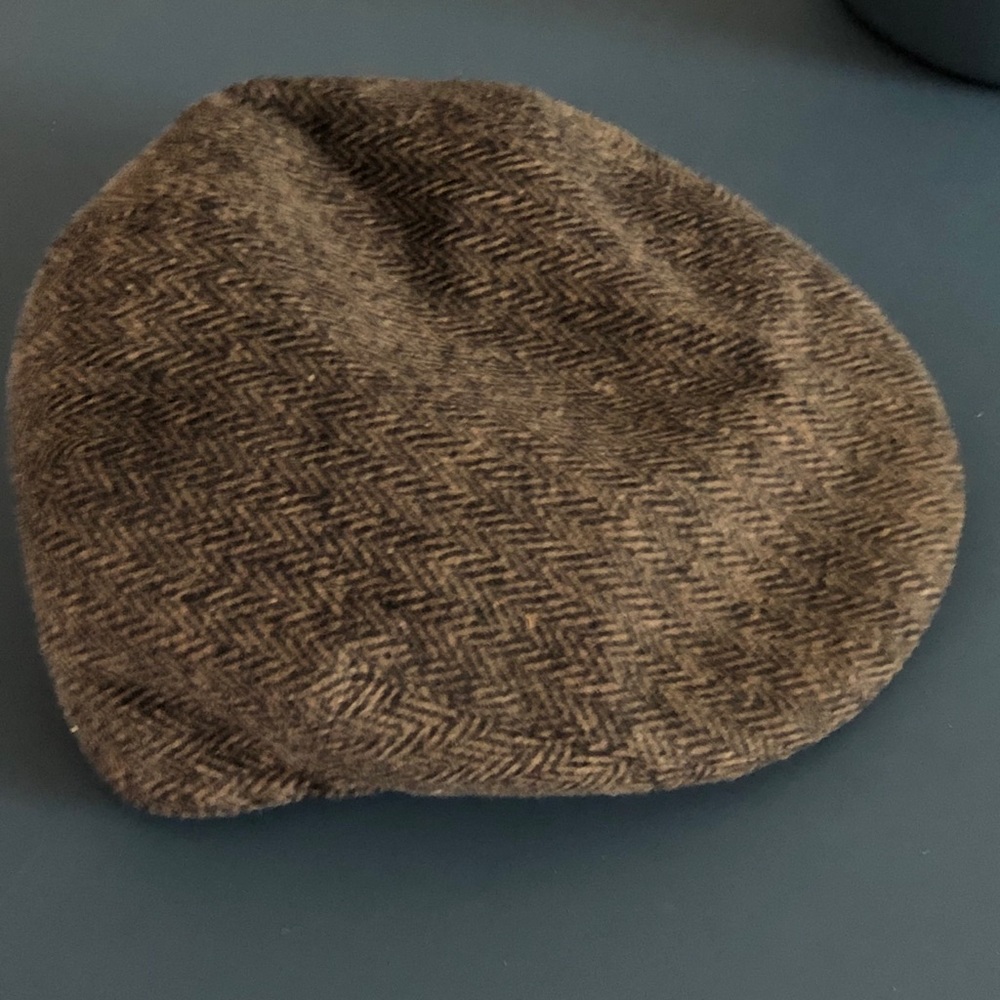 Angela & William Hat - Picture 6 of 7